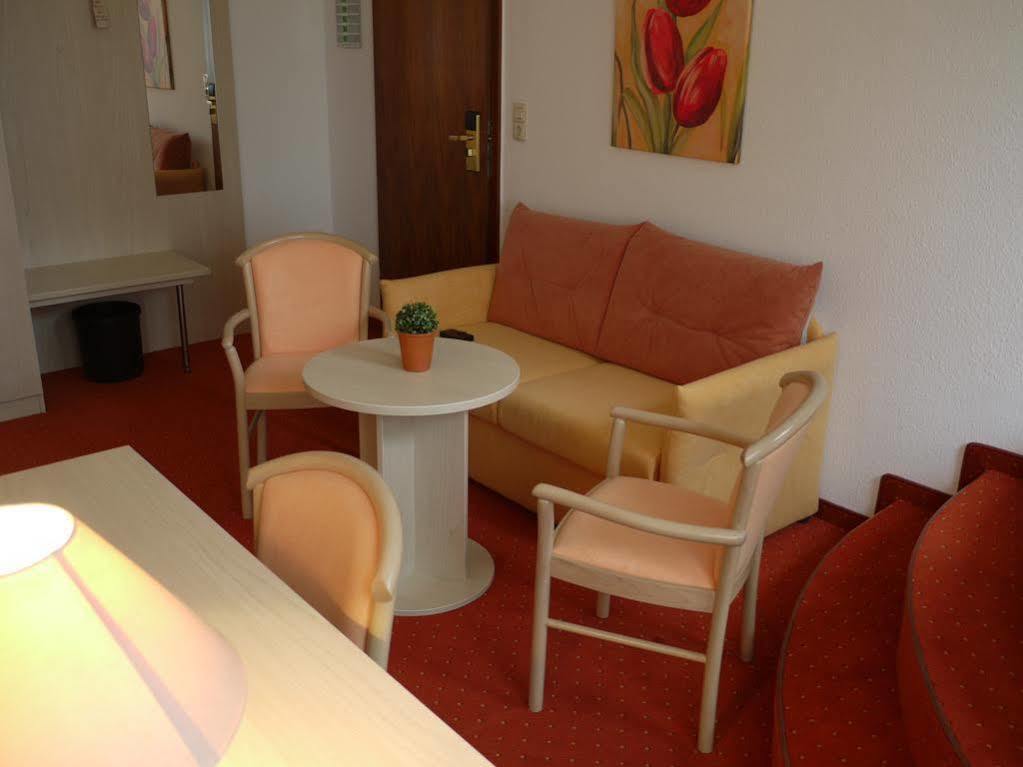 Hotel Restaurant Molitor Bad Homburg vor der Hoehe Exterior photo